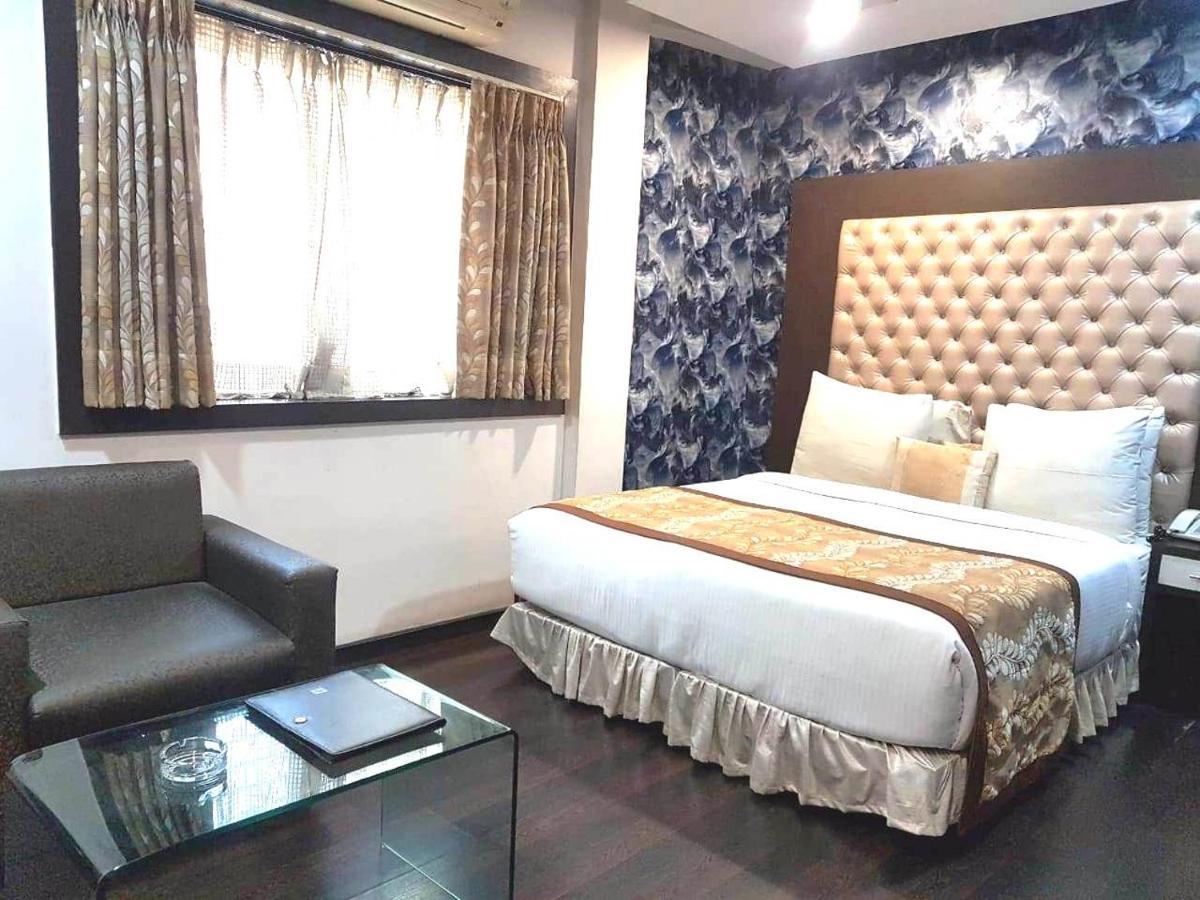 Lee International Hotel 3*