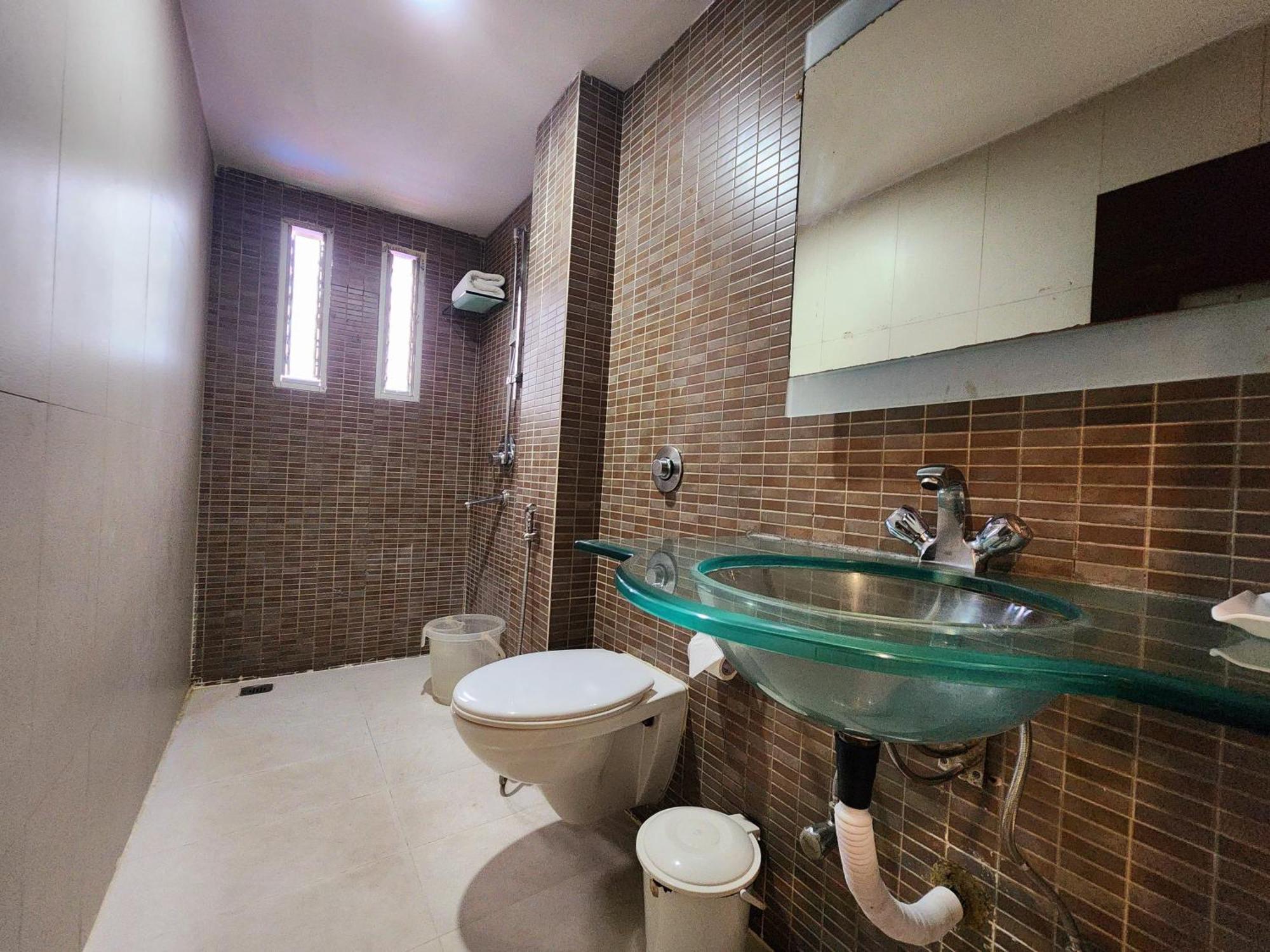 Lee International 3* Kolkata