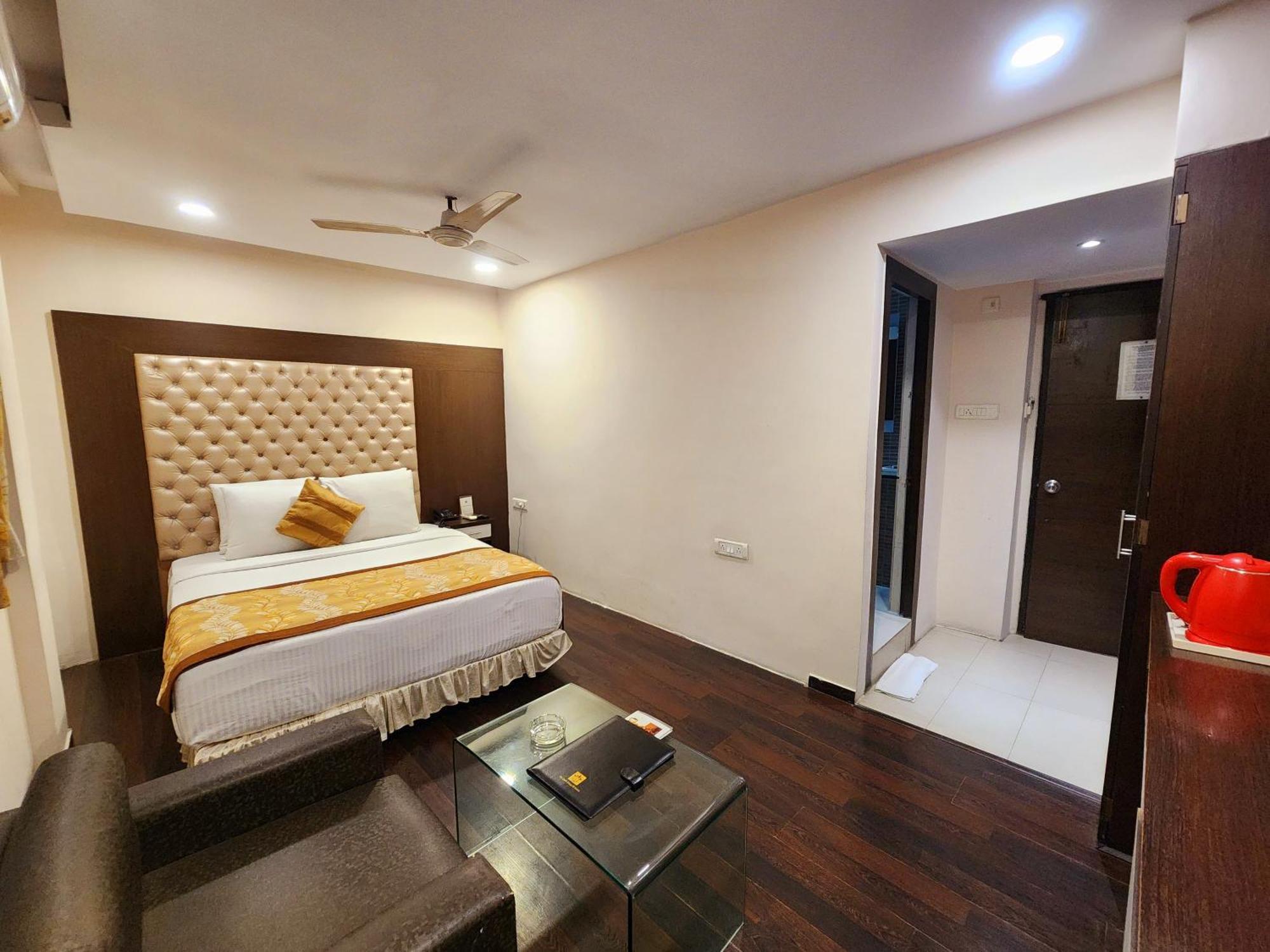 Lee International Hotel