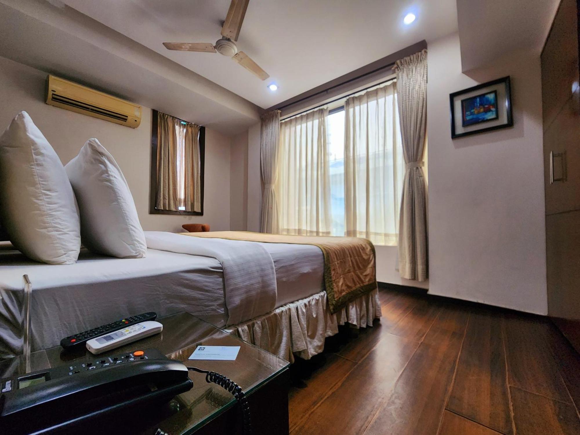Lee International 3* Kolkata