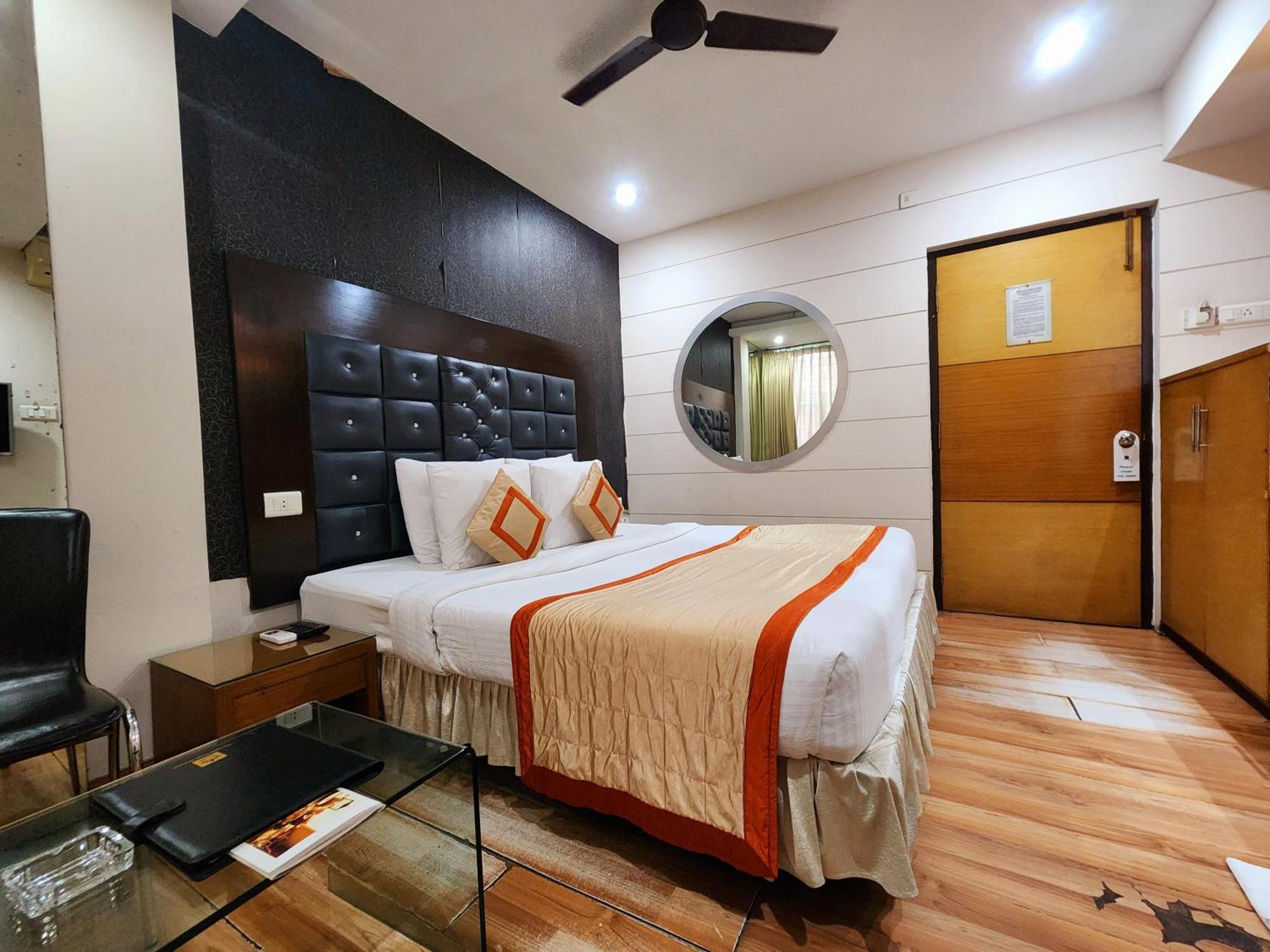 Lee International Hotel