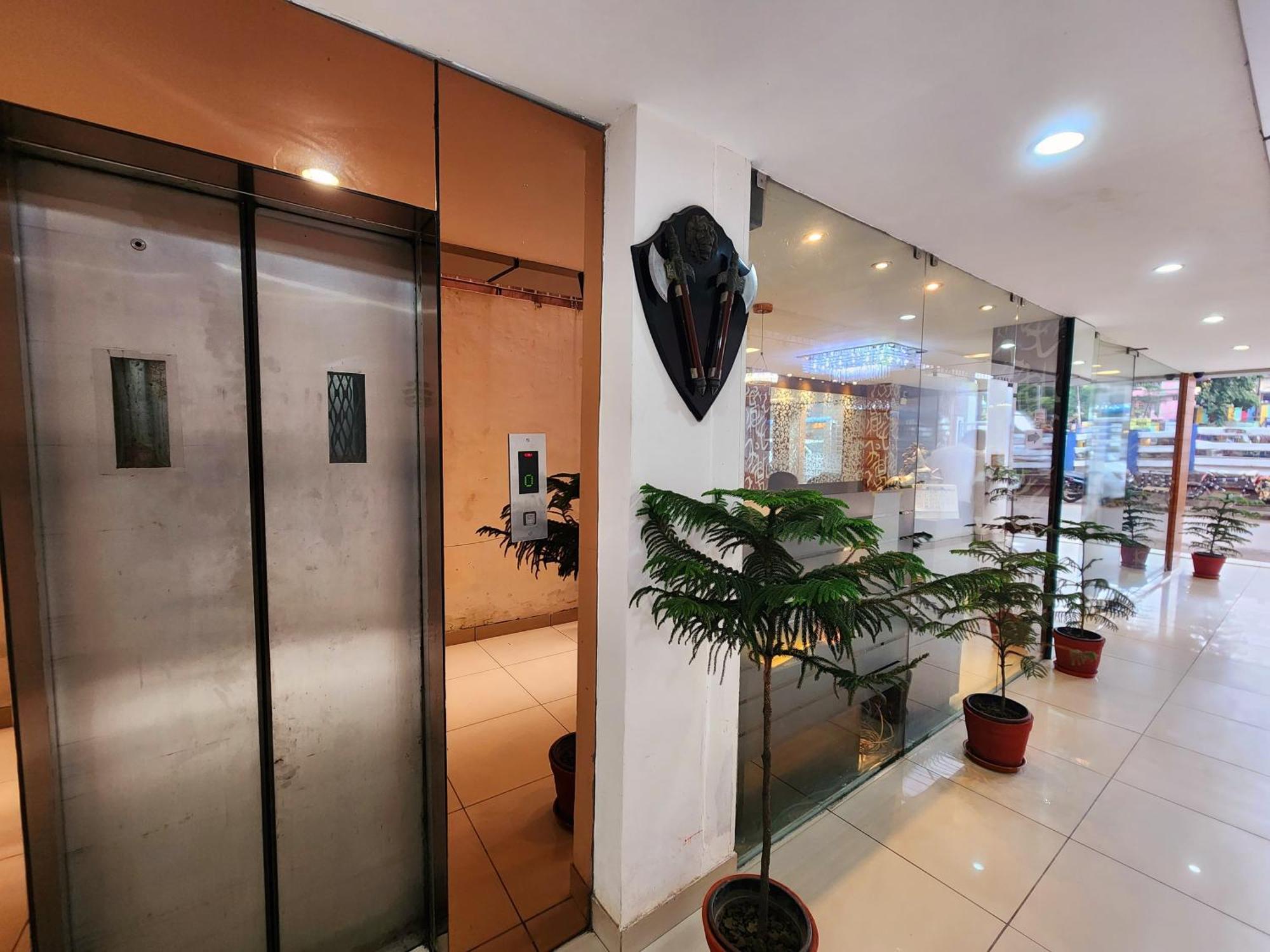Lee International Hotel