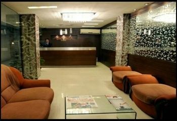Lee International 3*