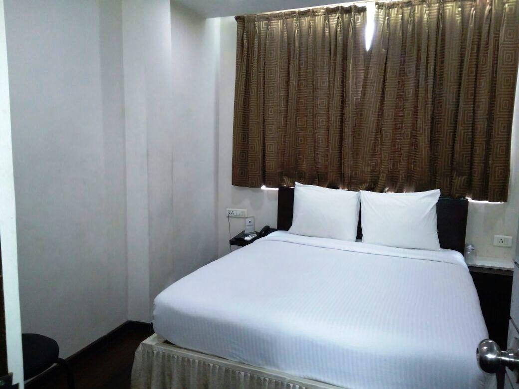Lee International Hotel 3*