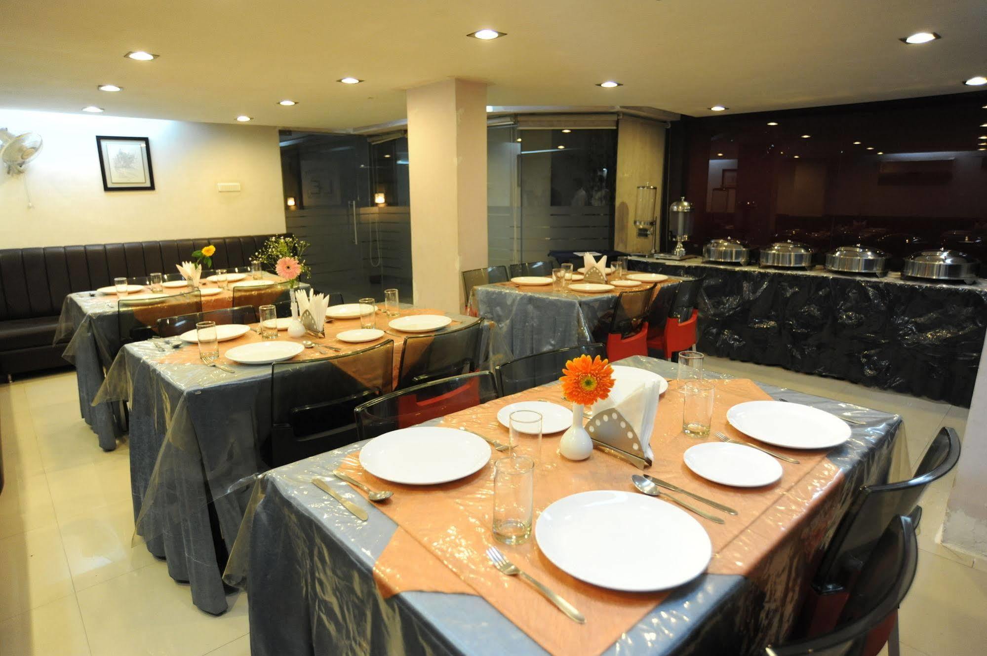 Hotel Lee International Kolkata