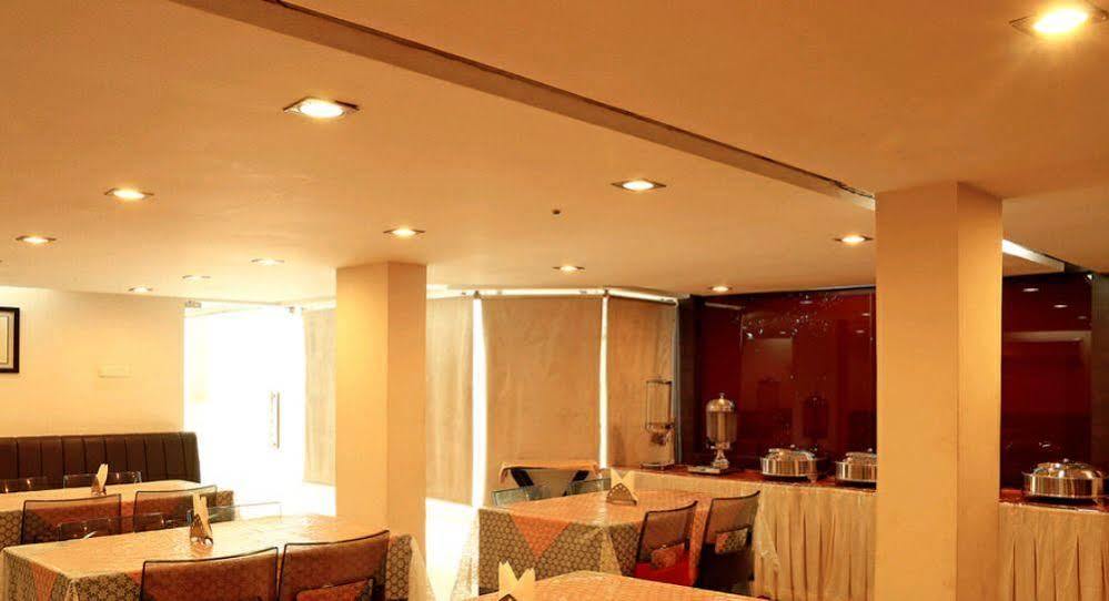 Lee International Hotel 3*